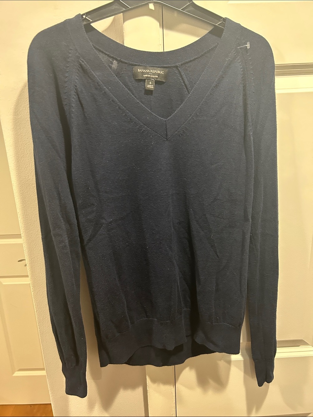 Banana Republic Women’s V-Neck Sweater - Navy